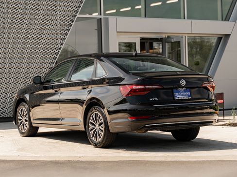 Used 2021 Volkswagen Jetta SE FWD image 4