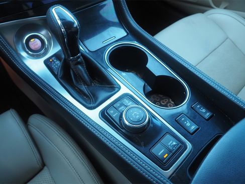 Used 2018 Nissan Maxima 3.5 SV image 11