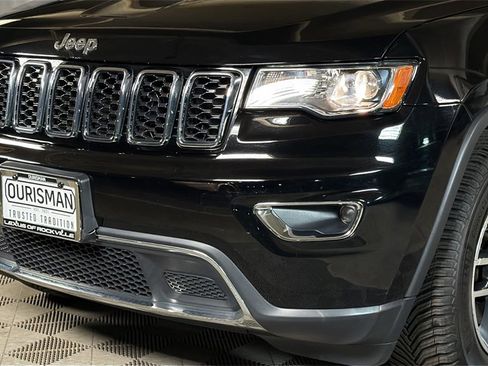 Used 2017 Jeep Grand Cherokee Limited image 3
