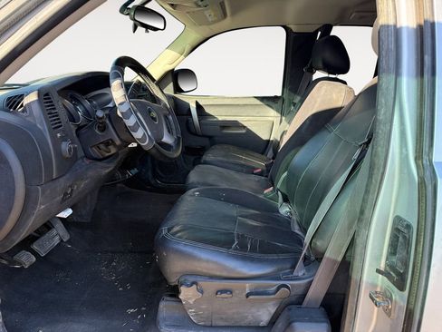 Used 2011 Chevrolet Suburban LT AWD/4WD image 9