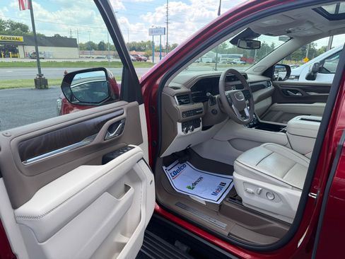 Used 2024 GMC Yukon Denali w/ Max Trailering Package AWD/4WD image 7