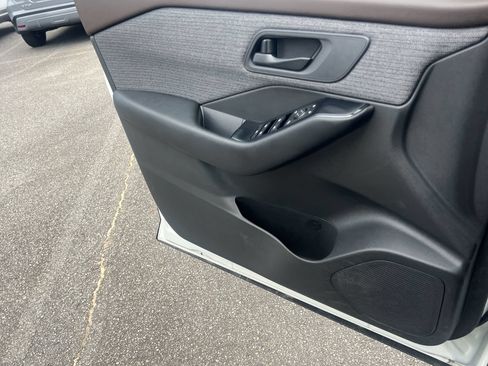 Certified 2023 Nissan Rogue S AWD/4WD image 15