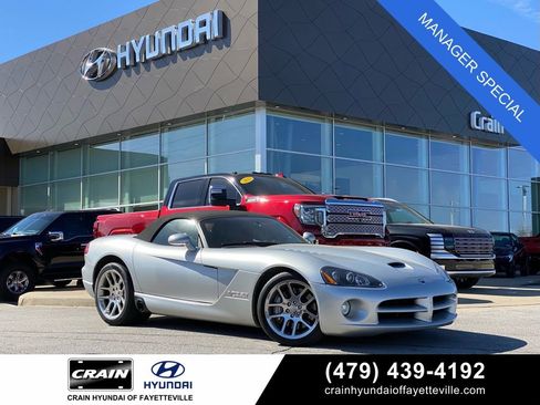 Used 2003 Dodge Viper SRT-10 image 1