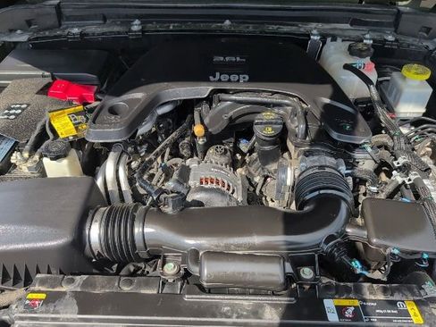 Used 2021 Jeep Gladiator Mojave w/ Cold Weather Group image 21