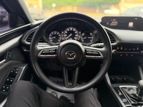 Used 2022 MAZDA MAZDA3 s FWD image 18