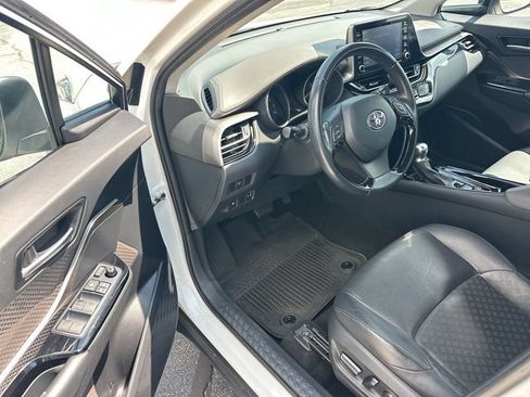 Used 2021 Toyota C-HR Limited FWD image 12