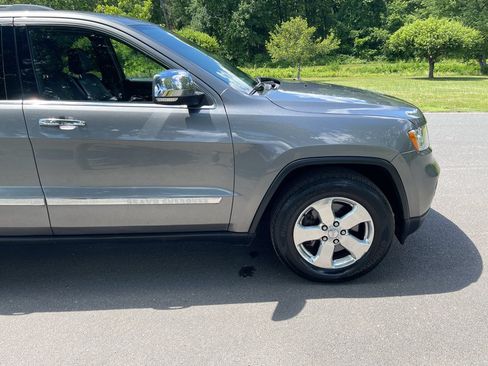 Used 2012 Jeep Grand Cherokee Limited AWD/4WD image 24