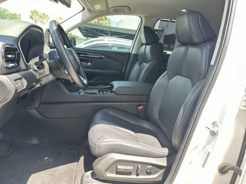 Used 2024 Honda Pilot EX-L image 3