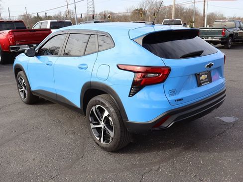 Used 2024 Chevrolet Trax RS w/ Driver Confidence Package image 3