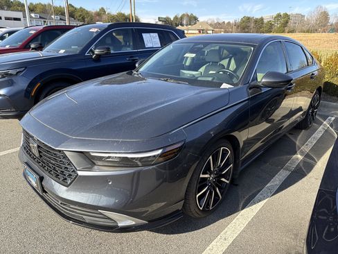Used 2024 Honda Accord Touring image 5