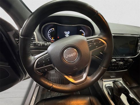 Used 2019 Jeep Grand Cherokee Limited image 12