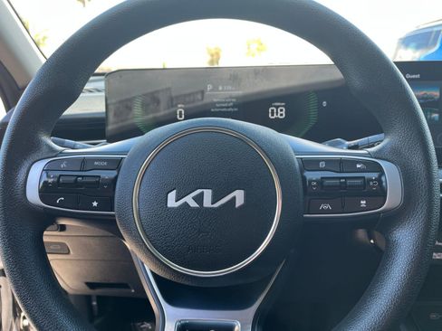 Used 2025 Kia K5 LXS FWD image 29