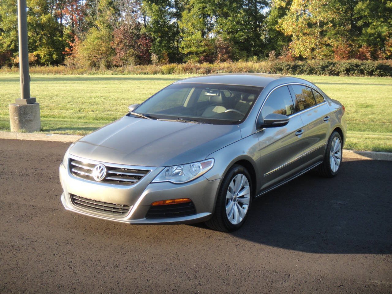 Used 2012 Volkswagen CC Sport FWD image 2