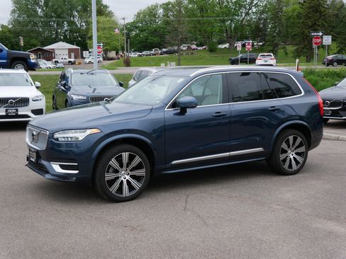 Certified 2025 Volvo XC90 B6 Ultra AWD/4WD image 3