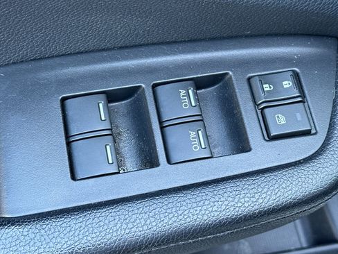 Used 2018 Honda Pilot Touring image 12