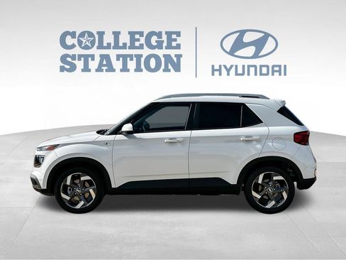 Used 2026 Hyundai Venue SEL FWD image 7