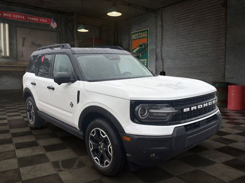 New 2026 Ford Bronco Sport Outer Banks w/ Outer Banks Tech Package+ image 2