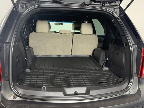 Used 2015 Ford Explorer XLT AWD/4WD image 24