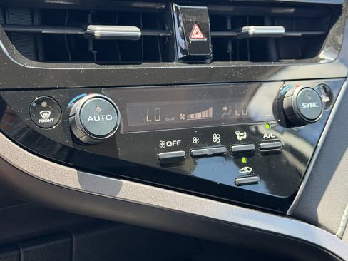 Used 2024 Toyota Camry SE FWD image 20