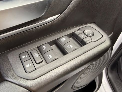 New 2026 RAM 1500 4x4 Crew Cab image 15