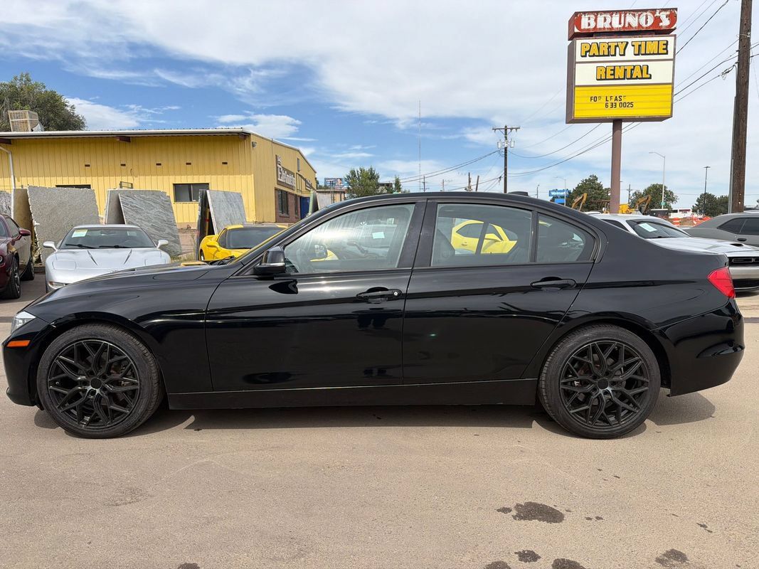 Used 2012 BMW 328i Sedan RWD image 4