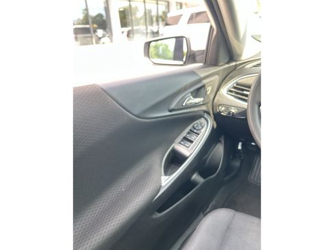 Used 2021 Chevrolet Malibu LT FWD image 9