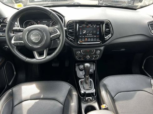 Used 2020 Jeep Compass Limited w/ Luxury Seat Group AWD/4WD image 13