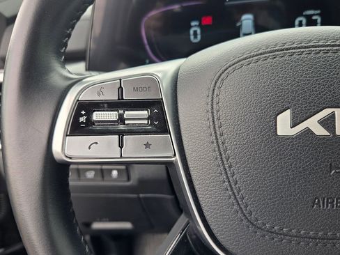 Used 2025 Kia Telluride S FWD image 24