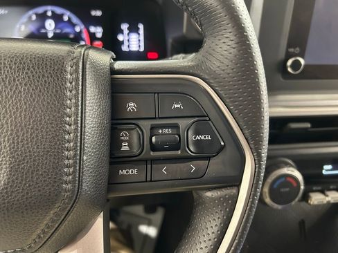 Used 2025 Toyota 4Runner SR5 image 27