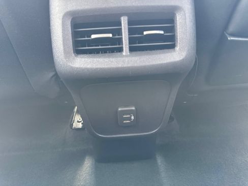 Used 2024 GMC Terrain SLE AWD/4WD image 14