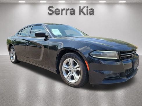 Used 2016 Dodge Charger SE RWD image 7
