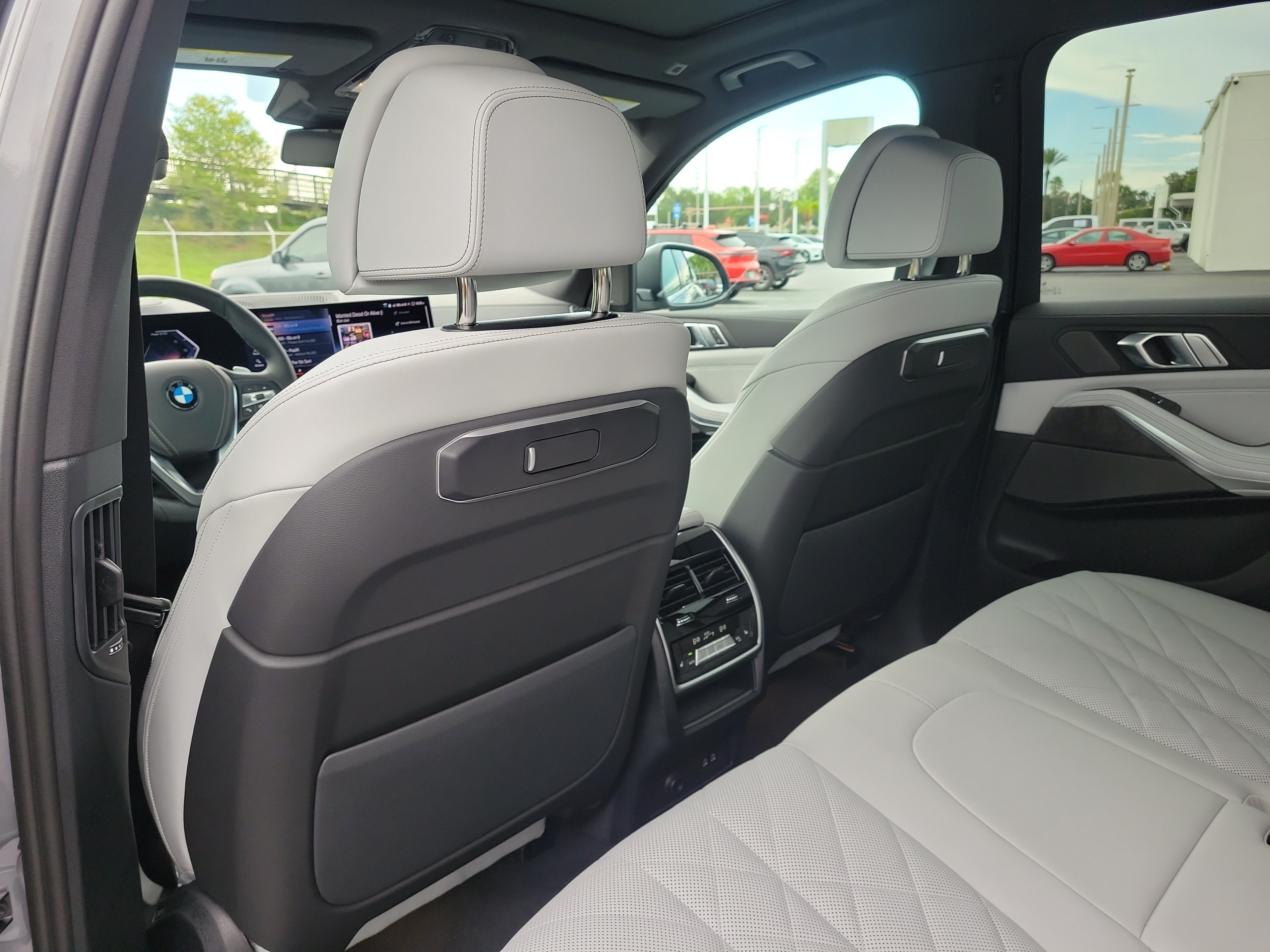 New 2026 BMW X5 sDrive40i w/ Climate Comfort Package RWD image 9