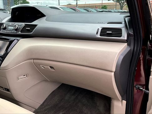 Used 2017 Honda Odyssey EX-L image 18