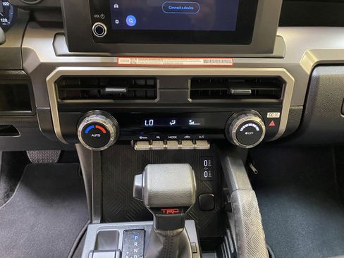 Used 2025 Toyota Tacoma TRD Off-Road image 43