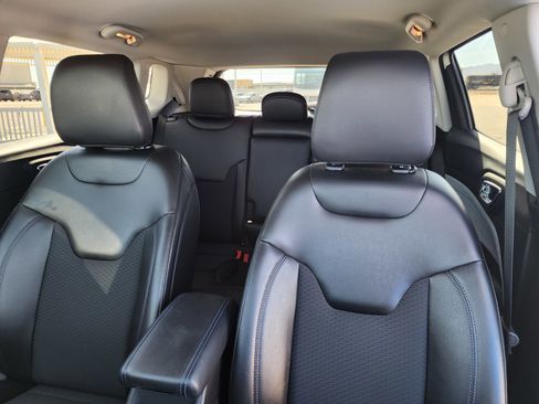 Used 2022 Jeep Compass Latitude w/ Convenience Group FWD image 16