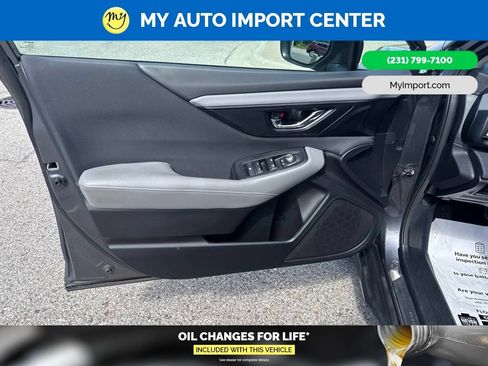 Used 2025 Subaru Outback Premium AWD/4WD image 10
