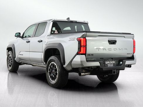 Used 2026 Toyota Tacoma TRD Off-Road AWD/4WD image 3