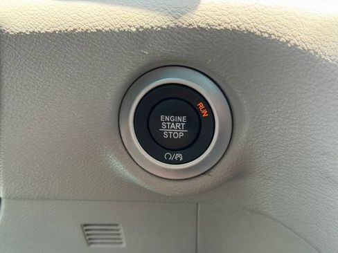 Used 2023 Chrysler Voyager LX FWD image 33