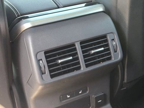 Used 2023 Land Rover Range Rover Velar R-Dynamic S image 18