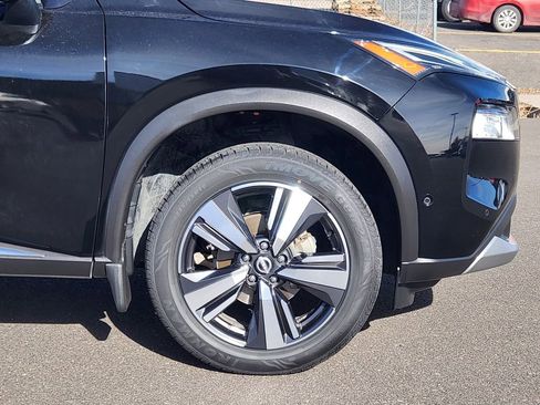 Used 2022 Nissan Rogue Platinum w/ Head-Up Display Package image 8