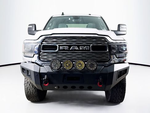 Used 2024 RAM 2500 Big Horn AWD/4WD image 3