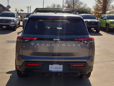 New 2025 Nissan Pathfinder SV image 3