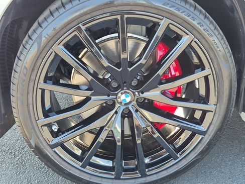 Used 2026 BMW X5 xDrive40i w/ M Sport Package AWD/4WD image 13