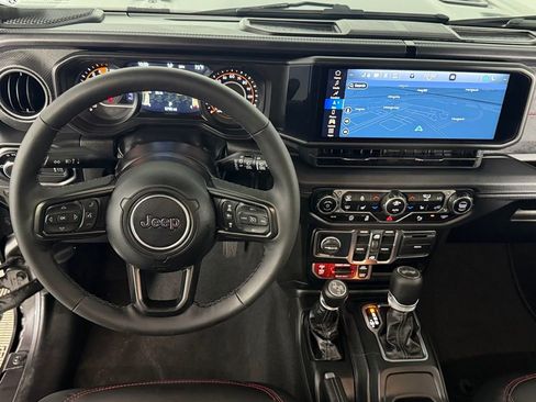 Certified 2025 Jeep Wrangler Unlimited Rubicon image 13