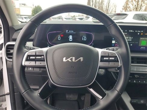 Used 2024 Kia Telluride LX image 16