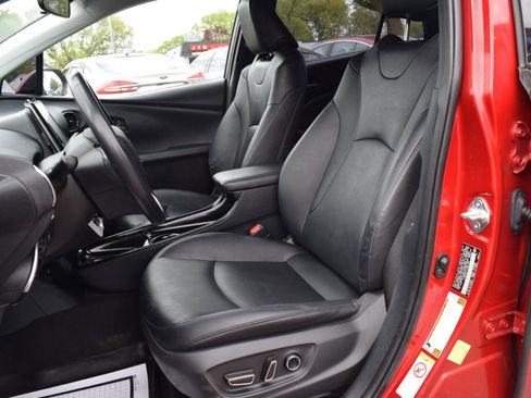 Used 2018 Toyota Prius Prime Premium FWD image 30