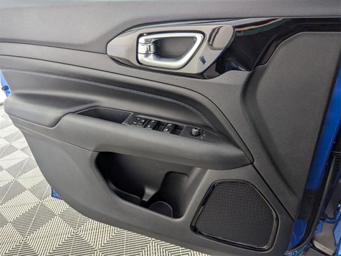 New 2026 Jeep Compass Latitude image 24