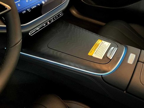 Used 2026 Mercedes-Benz E 350 4MATIC Sedan image 11