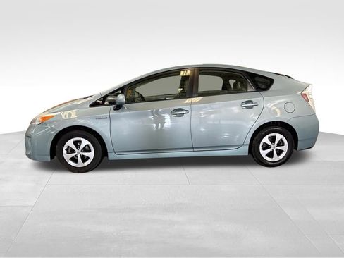 Used 2015 Toyota Prius Two image 2