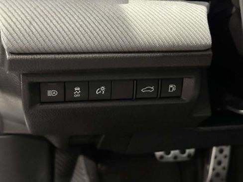Used 2025 Toyota Camry SE w/ Convenience Package FWD image 20
